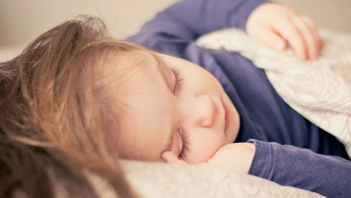 Durata somnului reprezintă un factor important al obezității la copii