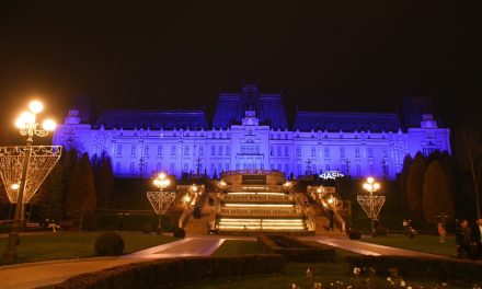 Palatul Culturii din Iași iluminat în culoarea albastru de Ziua Mondială a Diabetului Zaharat